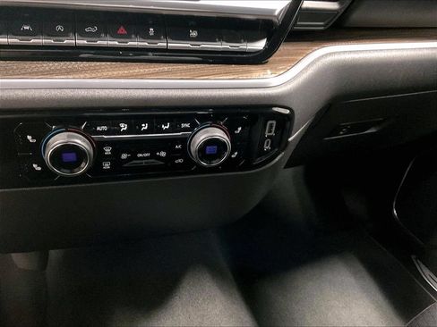 Used 2023 Chevrolet Silverado 1500 LT AWD/4WD image 26