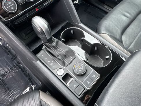 Used 2022 Volkswagen Atlas SEL Premium image 17