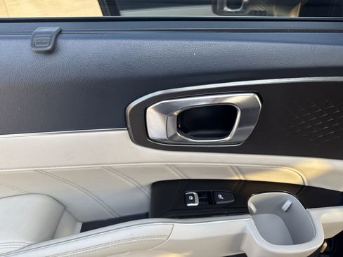 Used 2023 Kia Sorento SX Prestige image 30