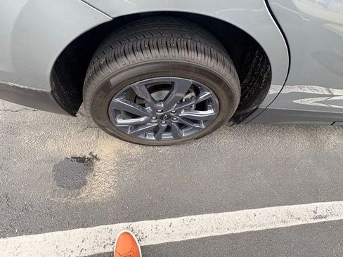 Used 2024 Chevrolet Equinox RS w/ RS Leather Package FWD image 4