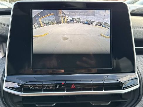 New 2026 Jeep Compass Latitude image 17