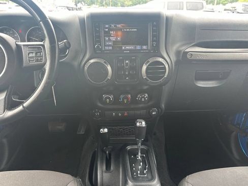 Used 2016 Jeep Wrangler Unlimited Sport w/ Quick Order Package 24S AWD/4WD image 22