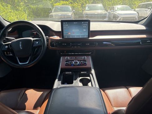 Used 2021 Lincoln Aviator Grand Touring w/ Equipment Group 302A AWD/4WD image 11