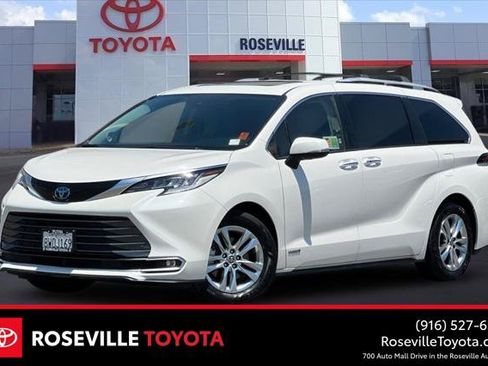 Certified 2021 Toyota Sienna Limited AWD/4WD image 1
