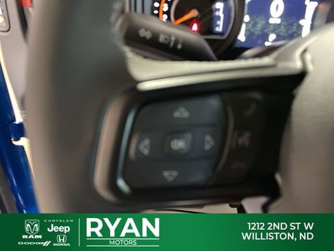 New 2025 Jeep Gladiator Rubicon w/ Convenience Group AWD/4WD image 41