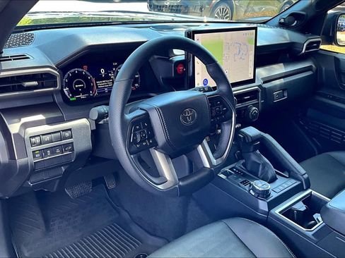 Used 2025 Toyota 4Runner TRD Off-Road Premium image 18