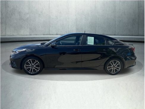 Used 2024 Kia Forte GT-Line w/ GT-Line Premium Package FWD image 2