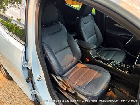 Used 2023 Chevrolet Bolt EUV LT w/ Convenience Package FWD image 29