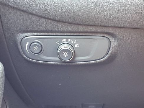 Used 2022 Chevrolet Equinox RS FWD image 18