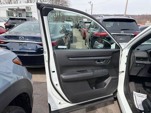 Used 2025 Honda CR-V Sport image 13