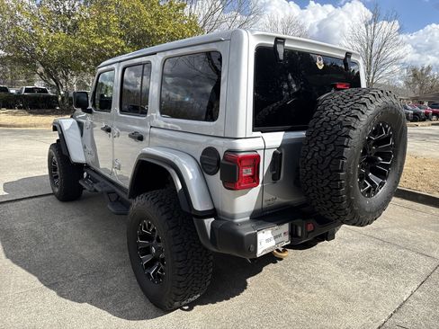 Used 2023 Jeep Wrangler Unlimited Rubicon 392 image 5