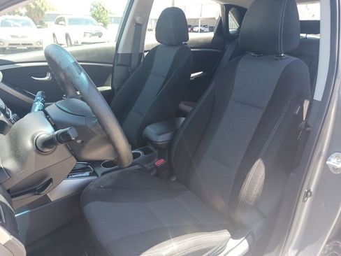 Used 2016 Hyundai Elantra GT FWD image 10