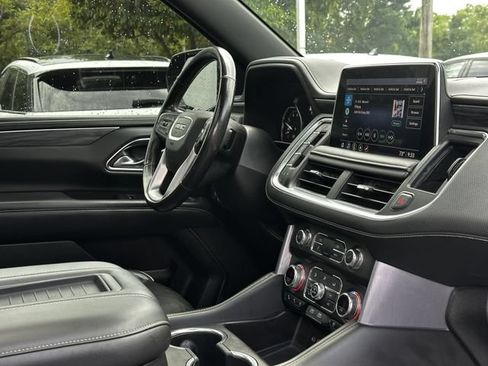 Used 2021 GMC Yukon XL SLT w/ SLT Luxury Plus Package AWD/4WD image 31