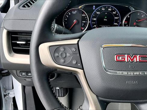 Used 2022 GMC Terrain Denali w/ Denali Premium Package image 18