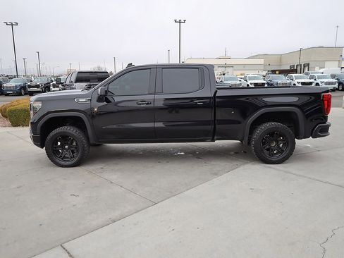 Used 2022 GMC Sierra 1500 AT4 w/ AT4 Premium Package image 3