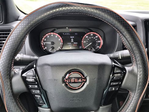 Used 2024 Nissan Frontier PRO-4X w/ Technology Package image 14