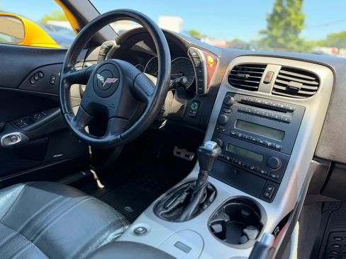 Used 2005 Chevrolet Corvette Coupe w/ Preferred Equipment Group RWD image 25