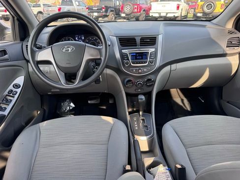 Used 2015 Hyundai Accent GLS image 6