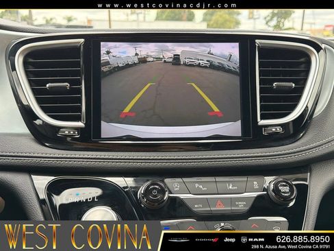 Used 2026 Chrysler Pacifica Limited w/ S Appearance Package FWD image 16