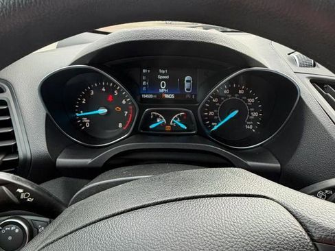 Used 2018 Ford Escape SE image 19