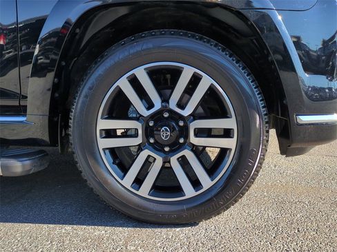 Used 2023 Toyota 4Runner Limited image 11
