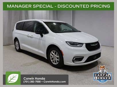 Used 2024 Chrysler Pacifica Touring-L