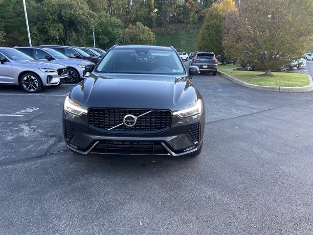 Used 2025 Volvo XC60 B5 Plus AWD/4WD image 2