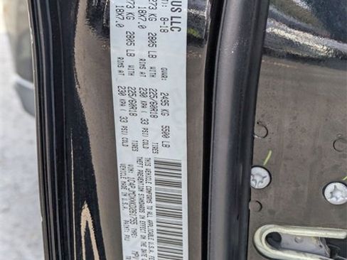 Certified 2019 Jeep Cherokee Limited w/ Luxury Group image 34