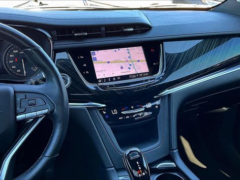 Used 2023 Cadillac XT6 Premium Luxury w/ Technology Package image 6