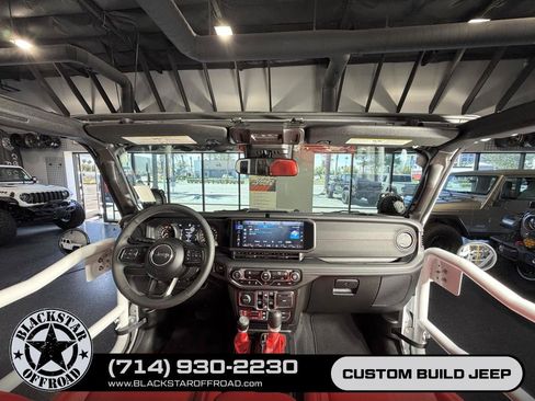 Used 2025 Jeep Wrangler Unlimited Rubicon AWD/4WD image 26