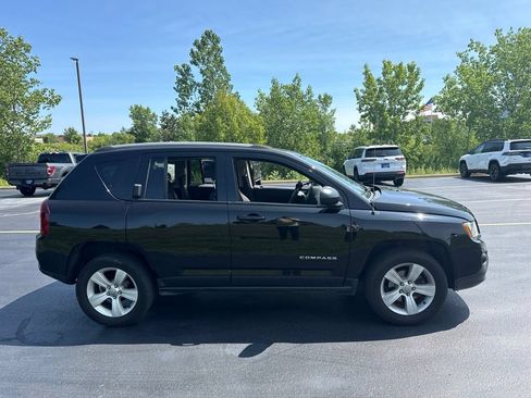 Used 2016 Jeep Compass Sport w/ Power Value Group AWD/4WD image 2