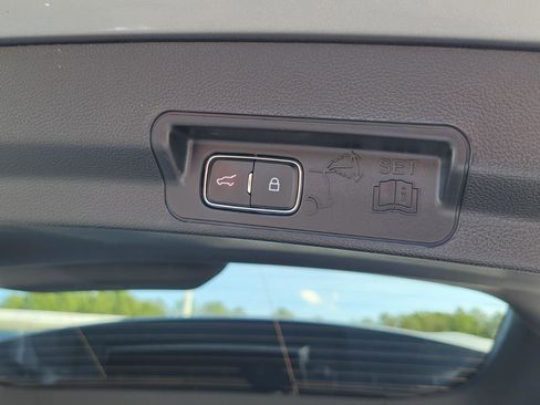 Used 2023 Ford Explorer ST-Line image 39