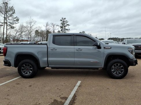 Used 2025 GMC Sierra 1500 AT4X image 3