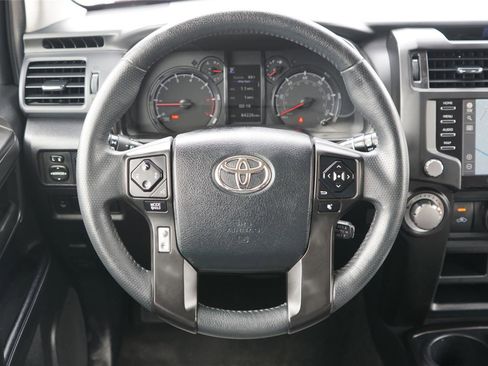 Used 2020 Toyota 4Runner SR5 Premium AWD/4WD image 27