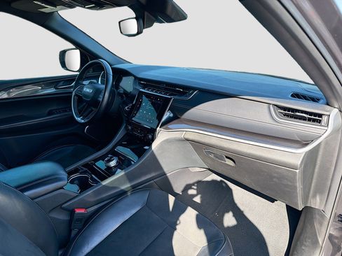 Used 2022 Jeep Grand Cherokee Altitude image 14