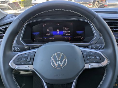 Certified 2023 Volkswagen Tiguan SE image 27