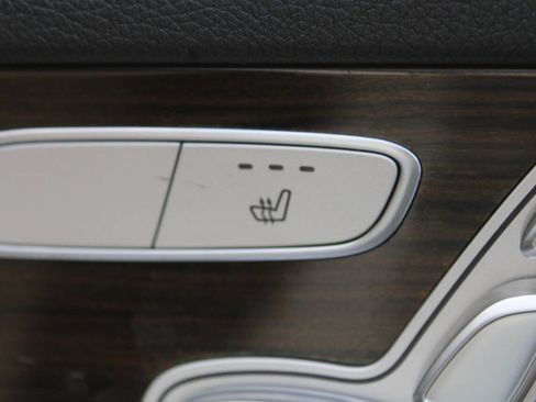 Used 2018 Mercedes-Benz C 300 4MATIC Sedan image 32