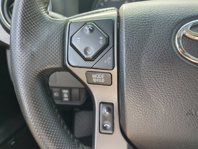 Used 2022 Toyota Tacoma TRD Sport w/ TRD Premium Sport Package AWD/4WD image 33