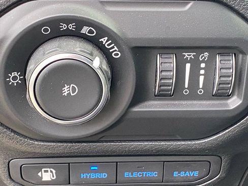 Used 2021 Jeep Wrangler Unlimited Sahara w/ Cold Weather Group image 11