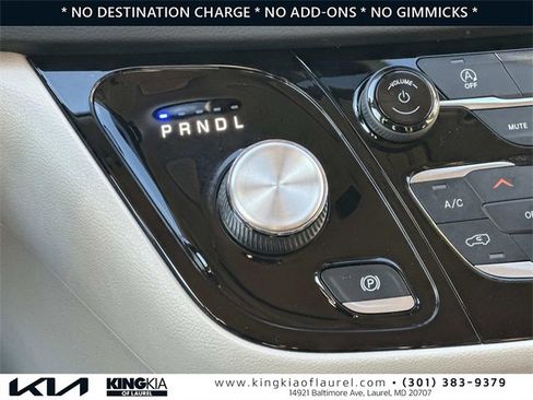 Used 2022 Chrysler Pacifica Touring-L image 7