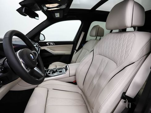 New 2026 BMW X5 xDrive40i w/ M Sport Package AWD/4WD image 11