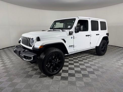 Used 2025 Jeep Wrangler Unlimited Sahara w/ Safety Group AWD/4WD image 10