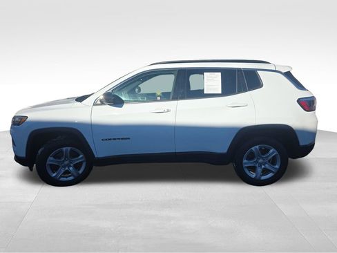 Used 2023 Jeep Compass Latitude w/ Sun and Sound Group image 5