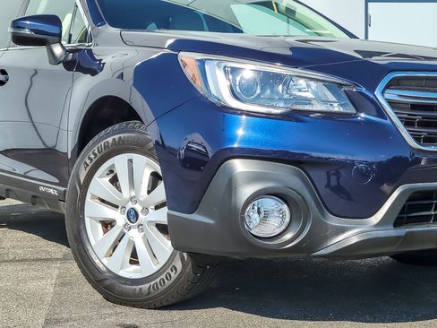 Used 2018 Subaru Outback 2.5i Premium image 3