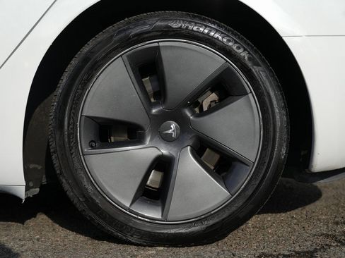 Used 2023 Tesla Model 3 Standard Range image 14