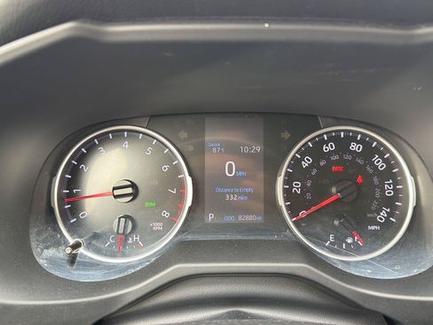 Used 2021 Toyota RAV4 LE AWD/4WD image 3