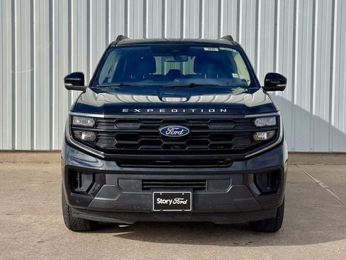 Certified 2025 Ford Expedition Active AWD/4WD image 9
