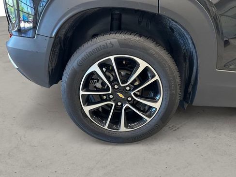 Used 2025 Chevrolet TrailBlazer LT AWD/4WD image 14