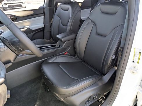 New 2025 Jeep Compass Limited w/ Sun & Sound Group image 16