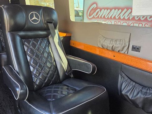 Used 2016 Mercedes-Benz Sprinter 2500 image 16
